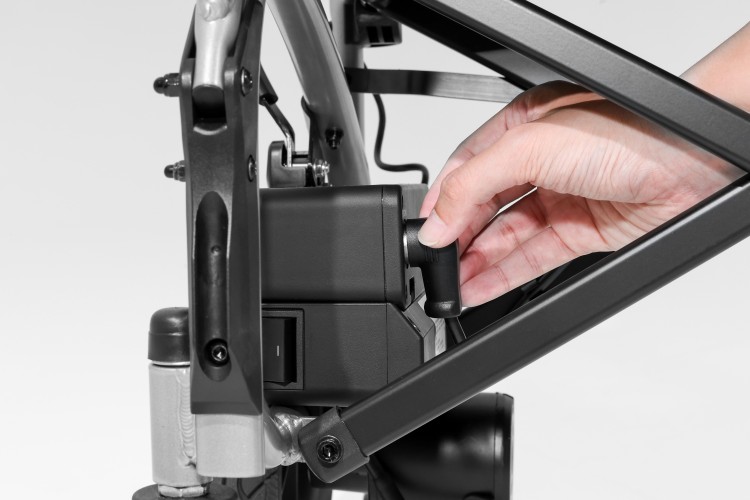 D130CL Electric Wheelchair – White Background Image – Battery（2）.jpg